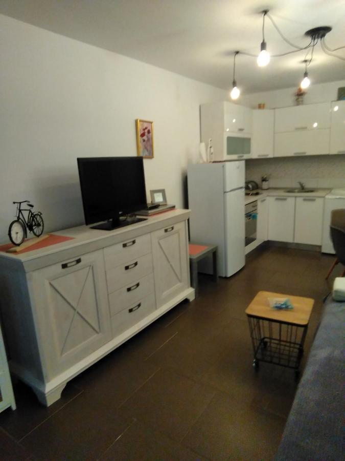 Nikka Apartments Малинска Екстериор снимка