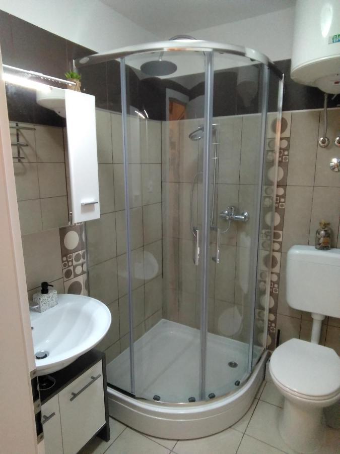 Nikka Apartments Малинска Екстериор снимка
