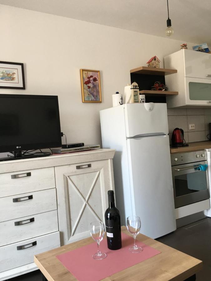 Nikka Apartments Малинска Екстериор снимка