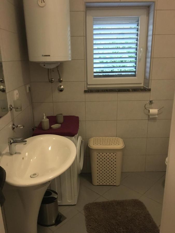 Nikka Apartments Малинска Екстериор снимка
