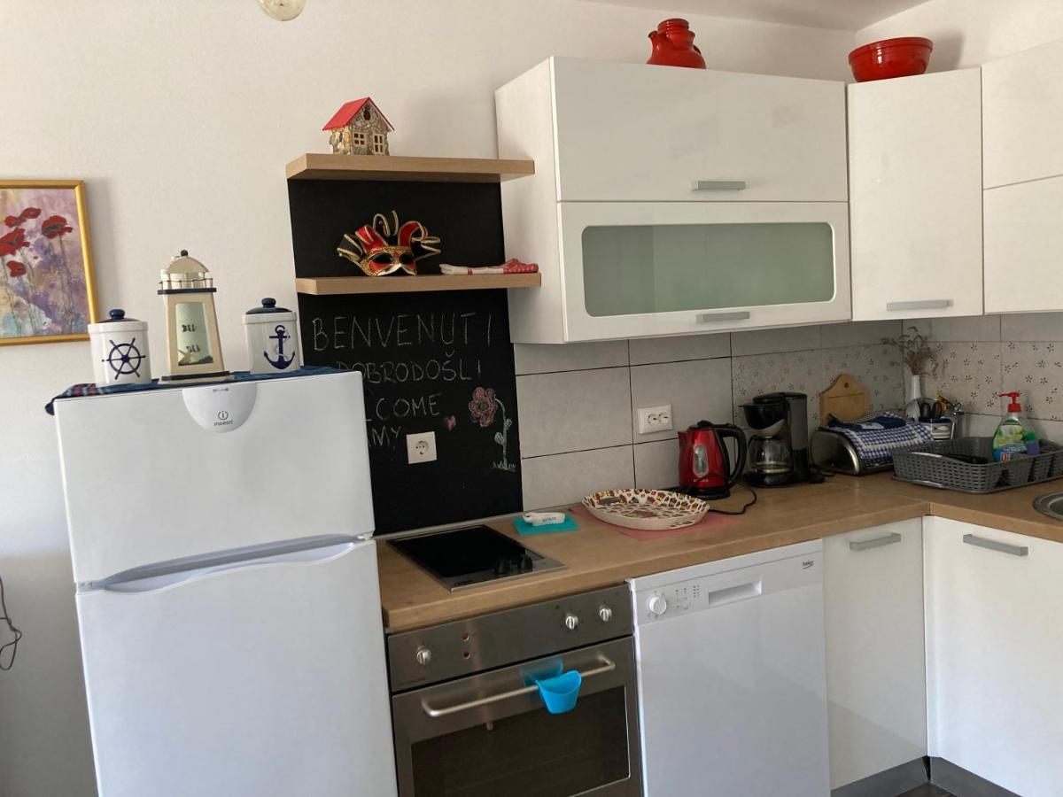 Nikka Apartments Малинска Екстериор снимка