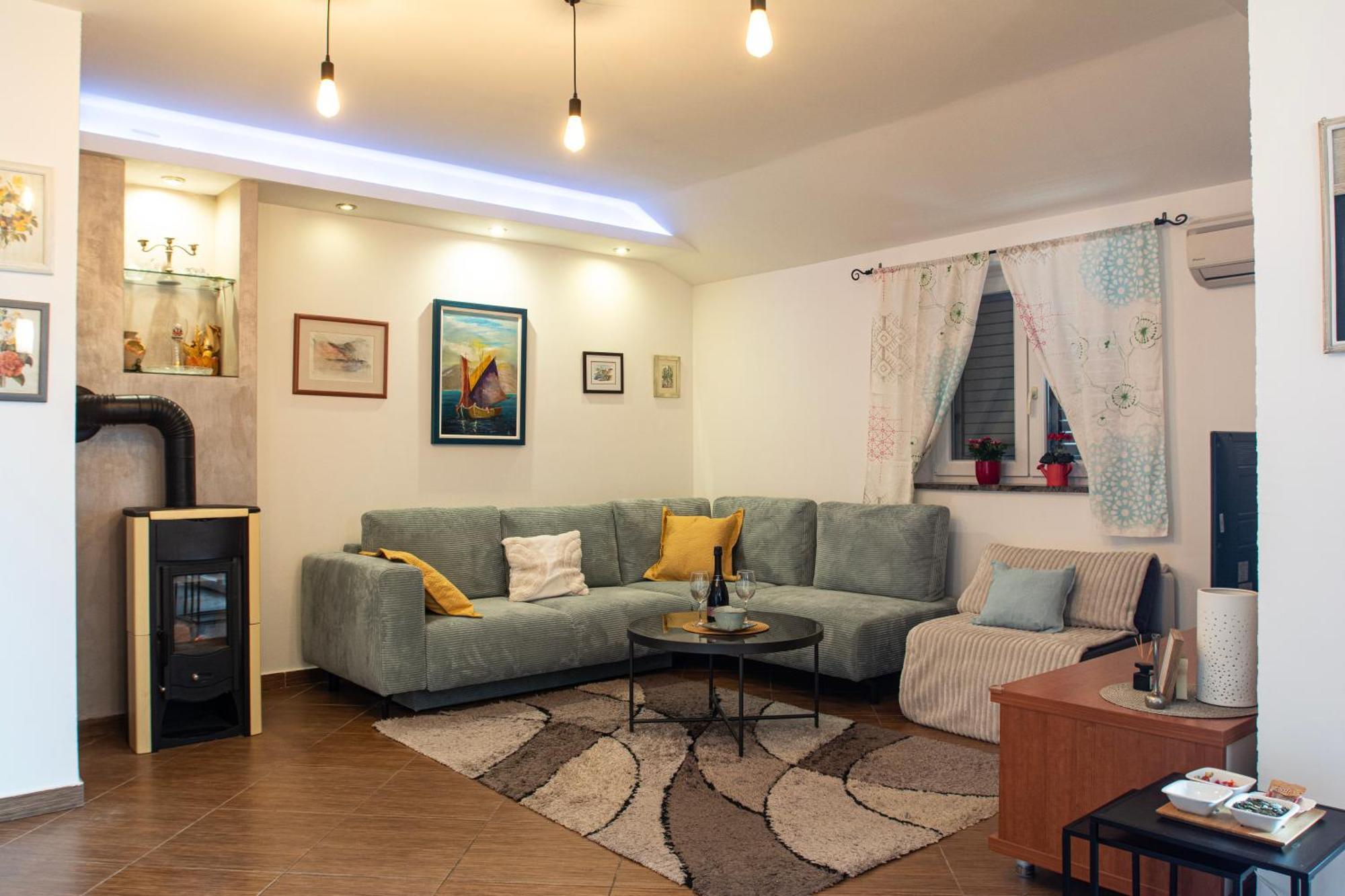Nikka Apartments Малинска Екстериор снимка