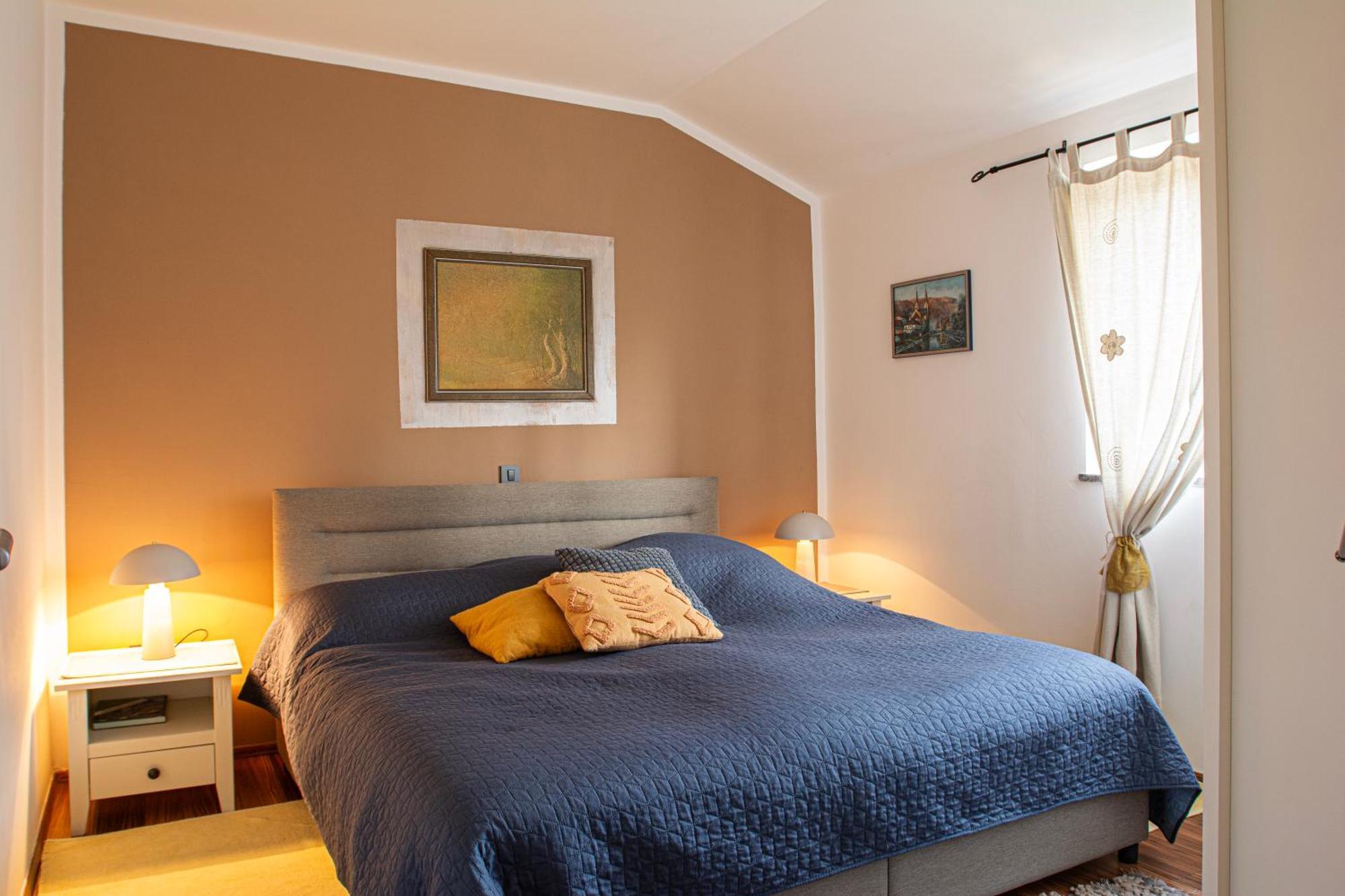 Nikka Apartments Малинска Екстериор снимка