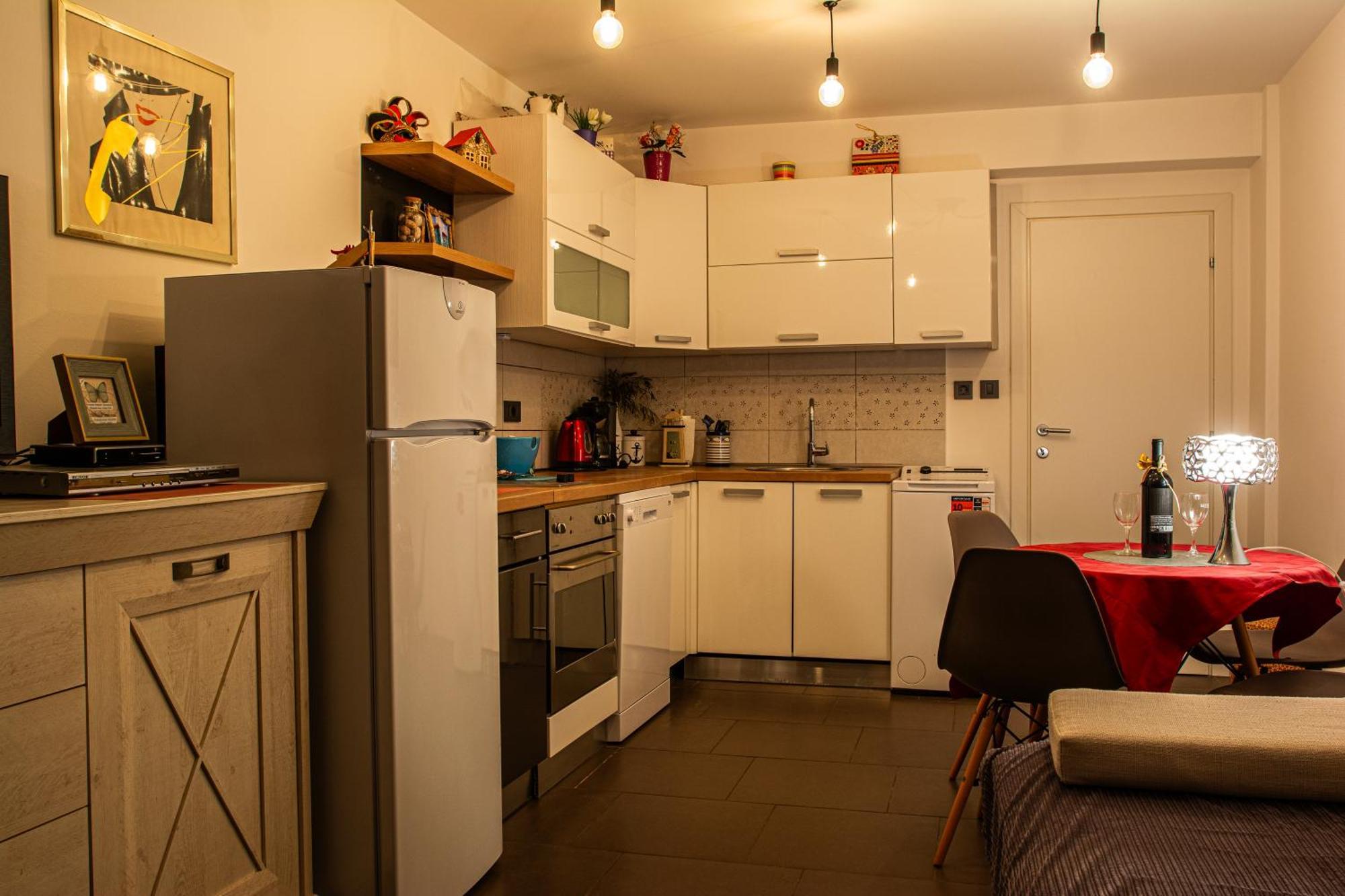 Nikka Apartments Малинска Екстериор снимка